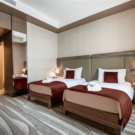 호텔 Grand Europa - Since 1869 4*