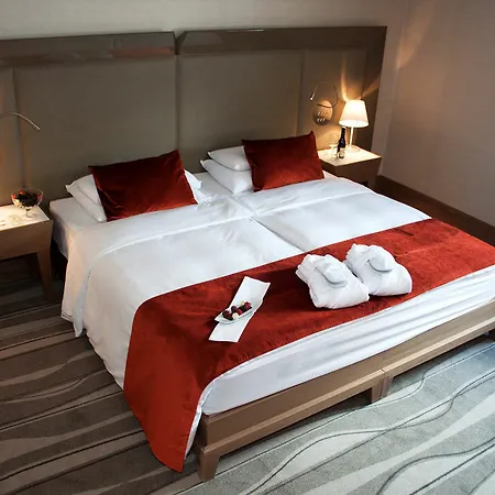 Hotel Grand Europa - Since 1869 5*